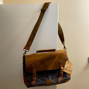 Vintage style messenger satchel/laptop bag